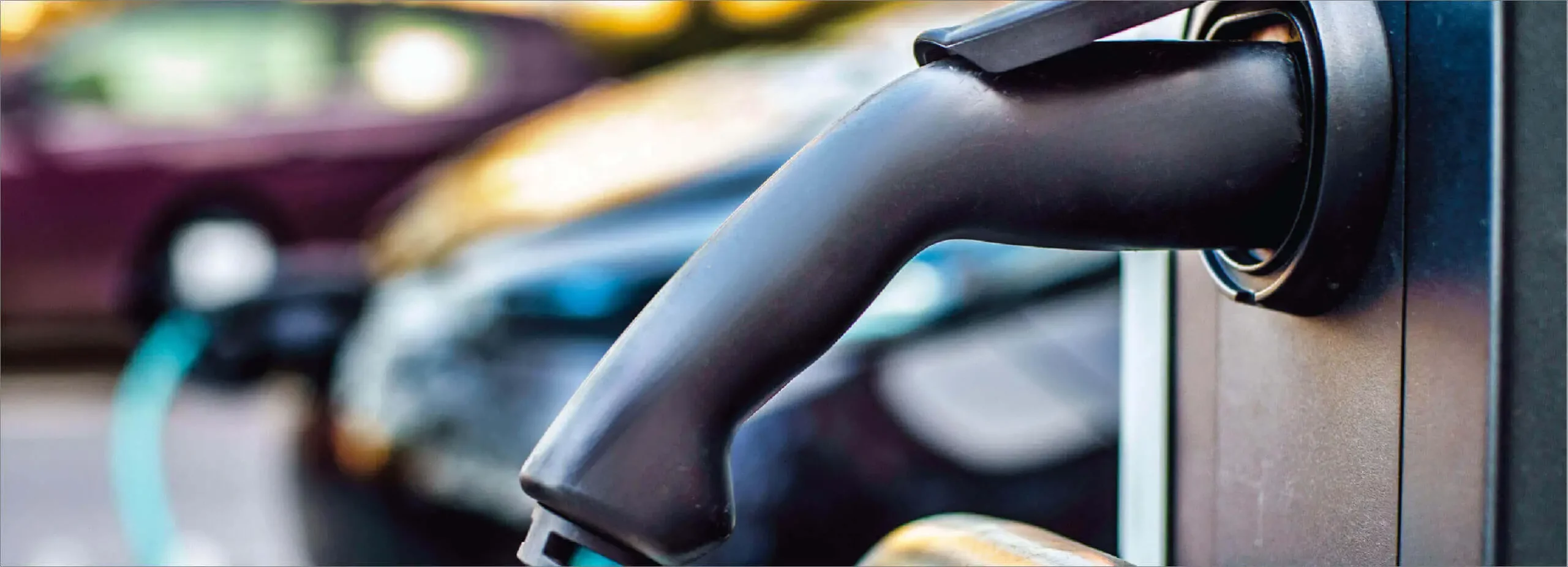 Borne de recharge véhicules hybrides