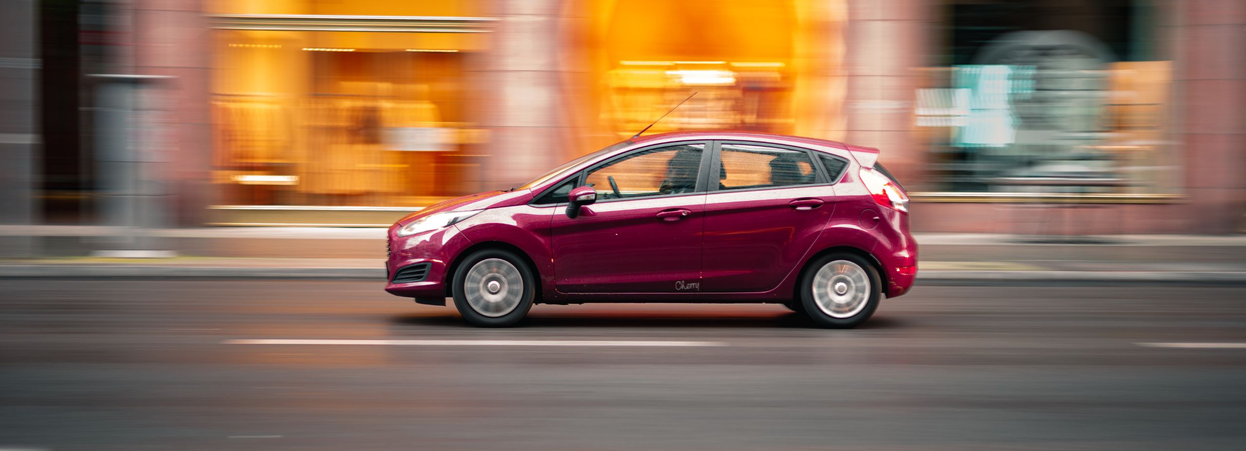 Voiture roulant en milieu urbain